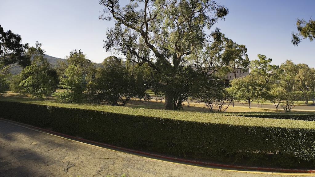 University House - Anu Hotel Canberra Exterior photo